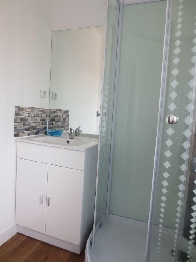 Appartements Et Studios Meubles Au Centre Ville D'Ouzouer Sur Loire 외부 사진