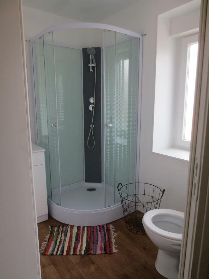 Appartements Et Studios Meubles Au Centre Ville D'Ouzouer Sur Loire 외부 사진