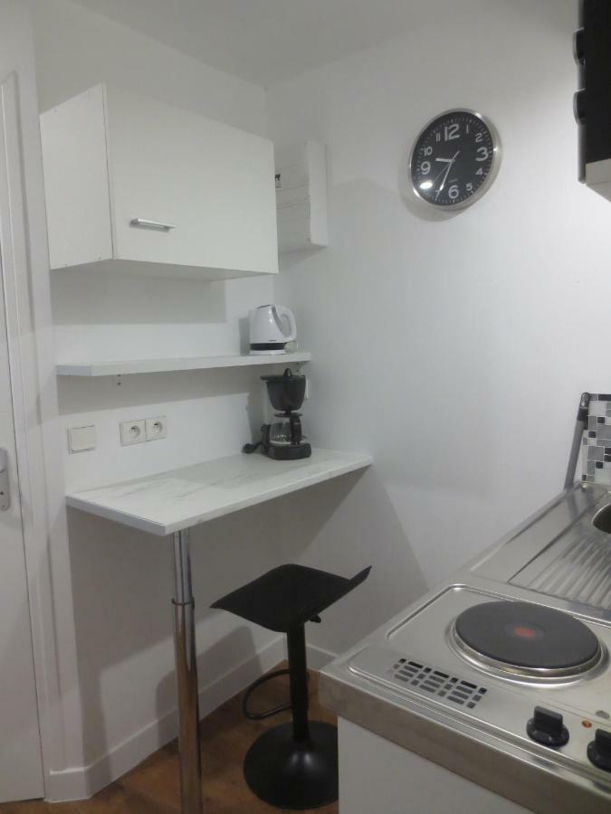 Appartements Et Studios Meubles Au Centre Ville D'Ouzouer Sur Loire 외부 사진